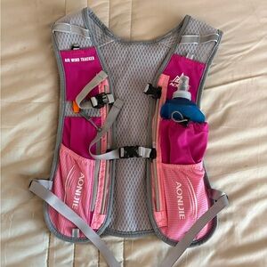 Amazon Aonjie Pink and Gray Running Vest
